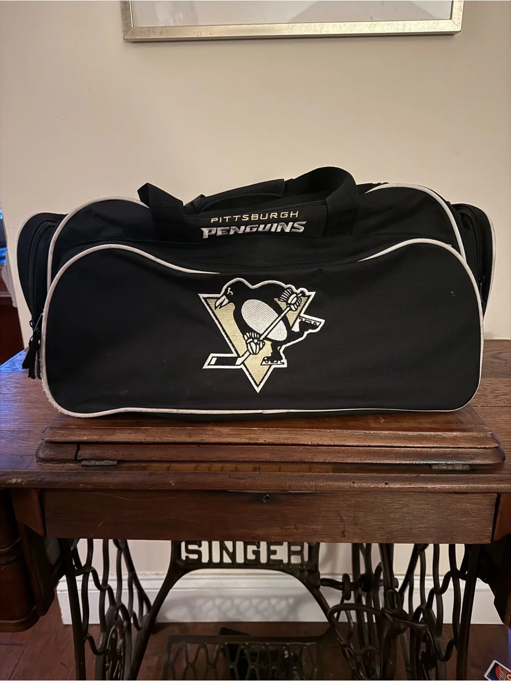 NHL Pittsburgh Penguins - Black Logo Duffle Bag